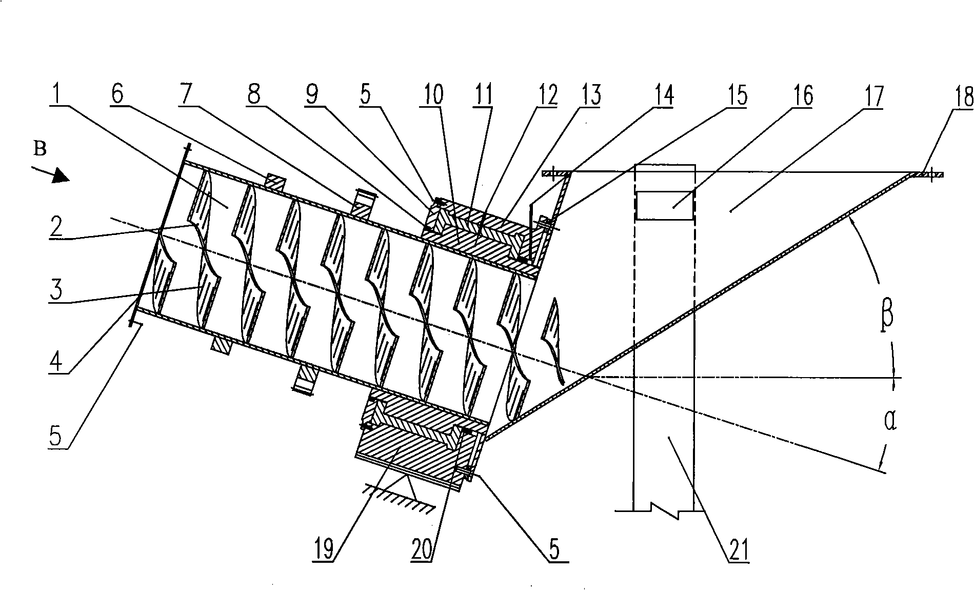 Roller conveying apparatus with solid-liquid separation function