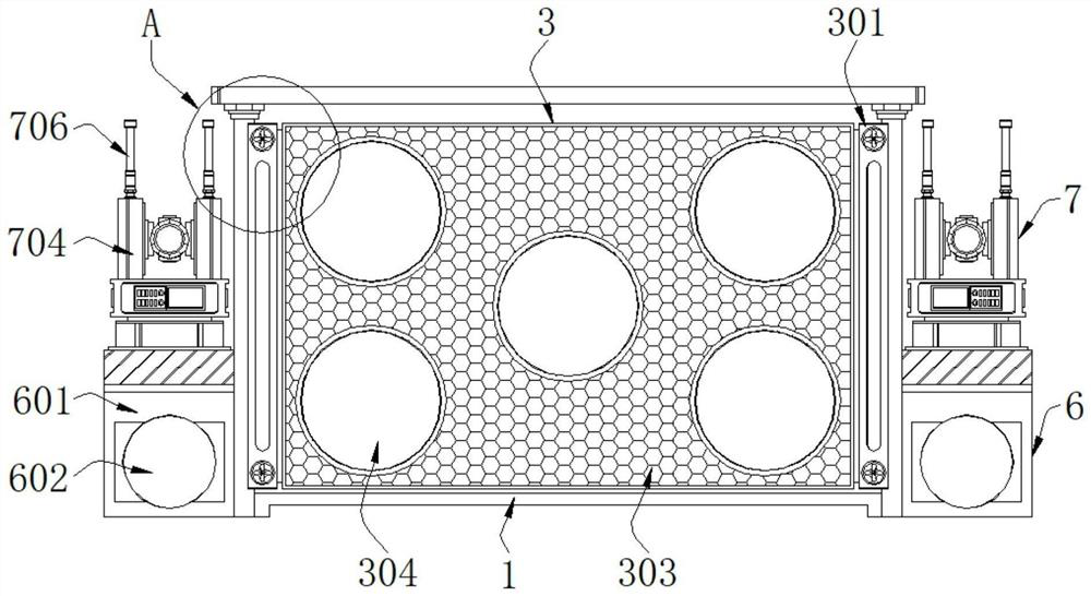 Football shooting practice device with football returning function for physical training