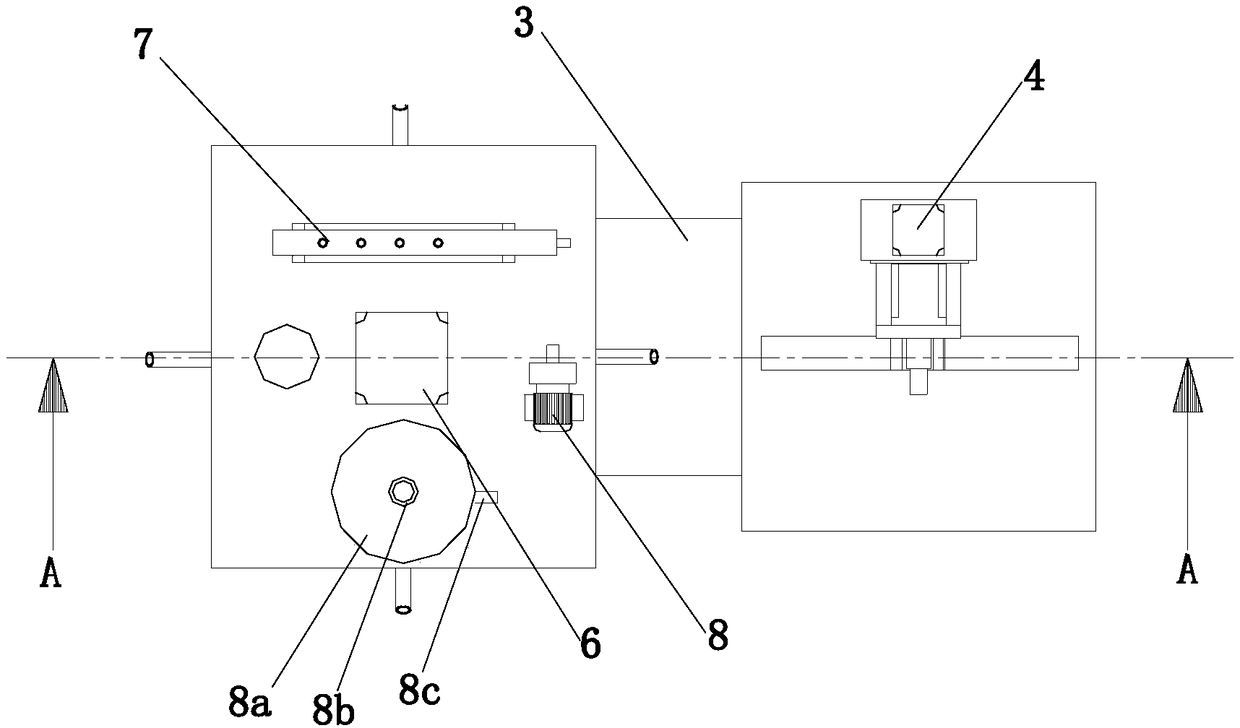 Crushing device and crushing method for producing fireproof material