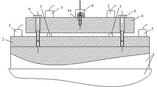 Device for testing dynamic characteristic parameters of fixed joint surface and testing method thereof