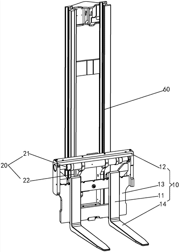 Automatic leveling device and method for forward moving type forklift truck