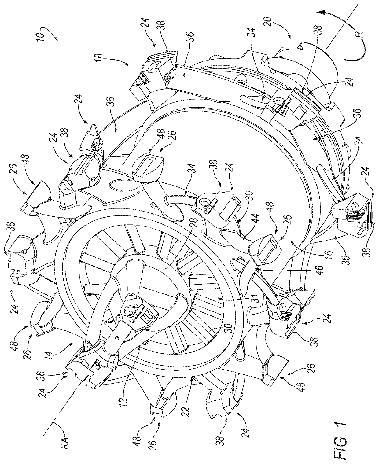 Cutting tool with directed fluid flow to facilitate chip evacuation