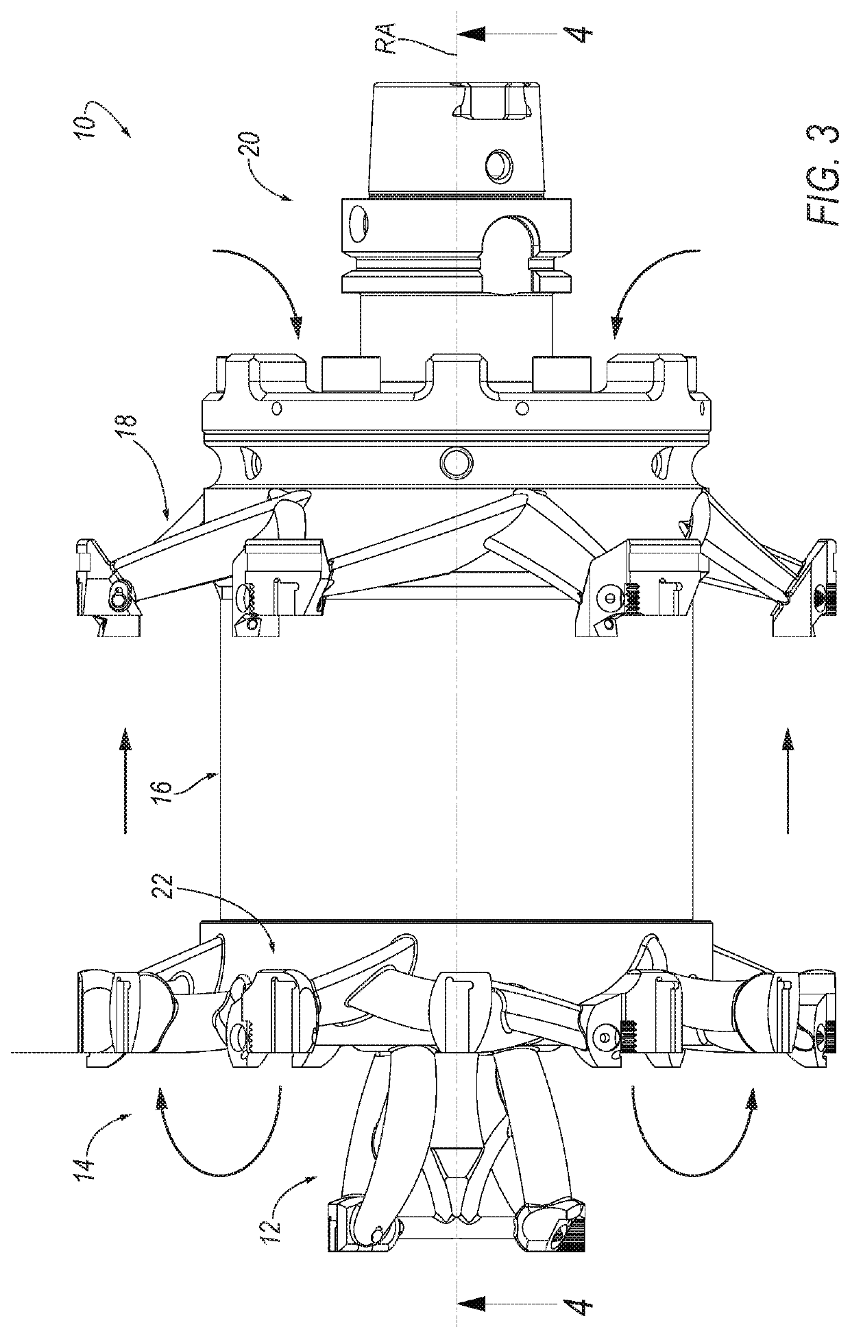 Cutting tool with directed fluid flow to facilitate chip evacuation