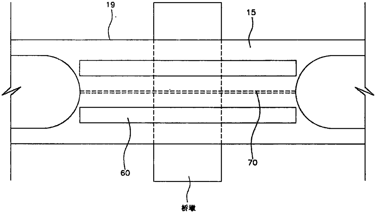 Reinforcing structure at steel box girder bridge pier and construction method of steel box girder with this structure