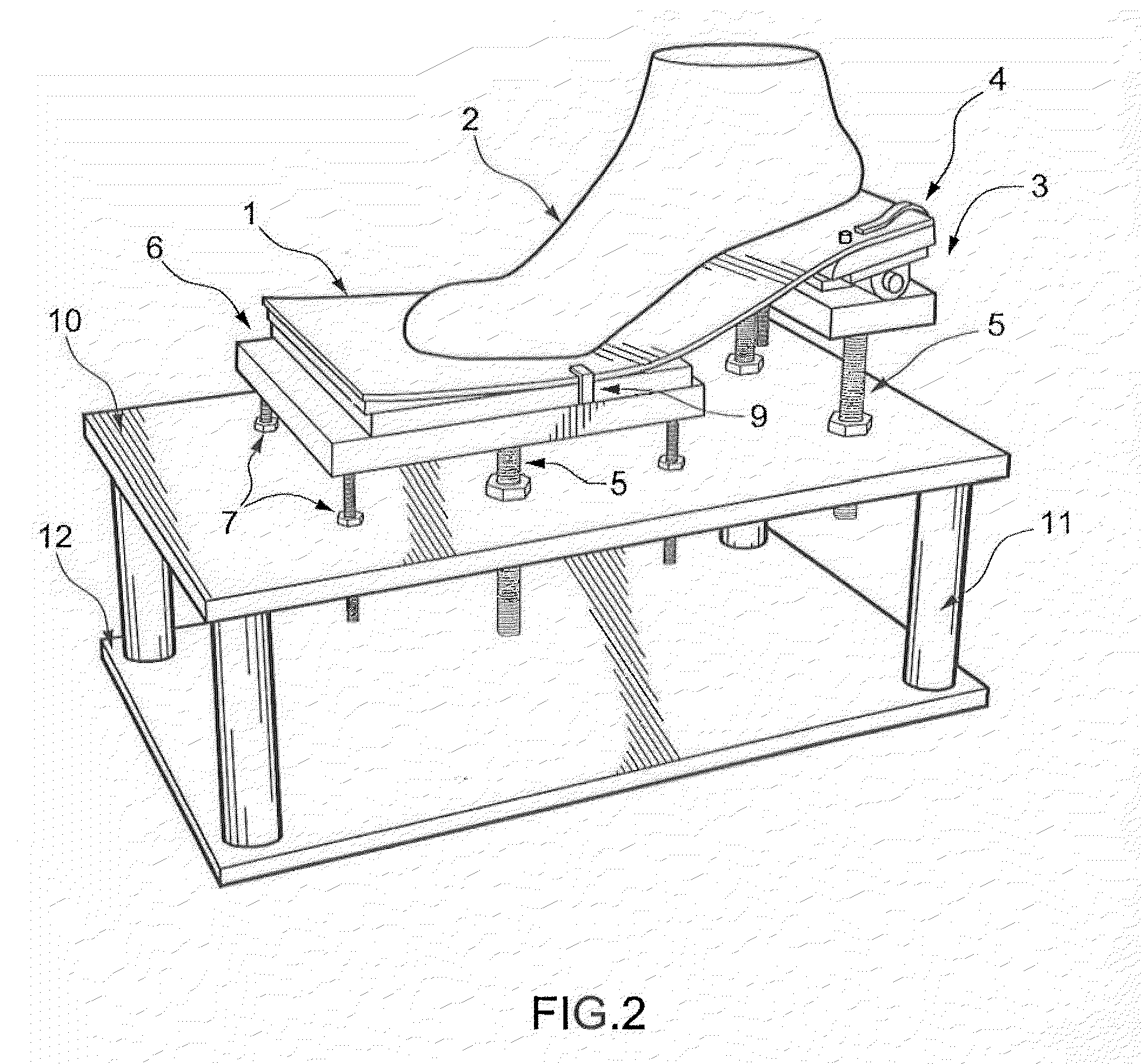 Customised shoe and insole, method and apparatus for determining shape of a foot and for making a shoe or insole