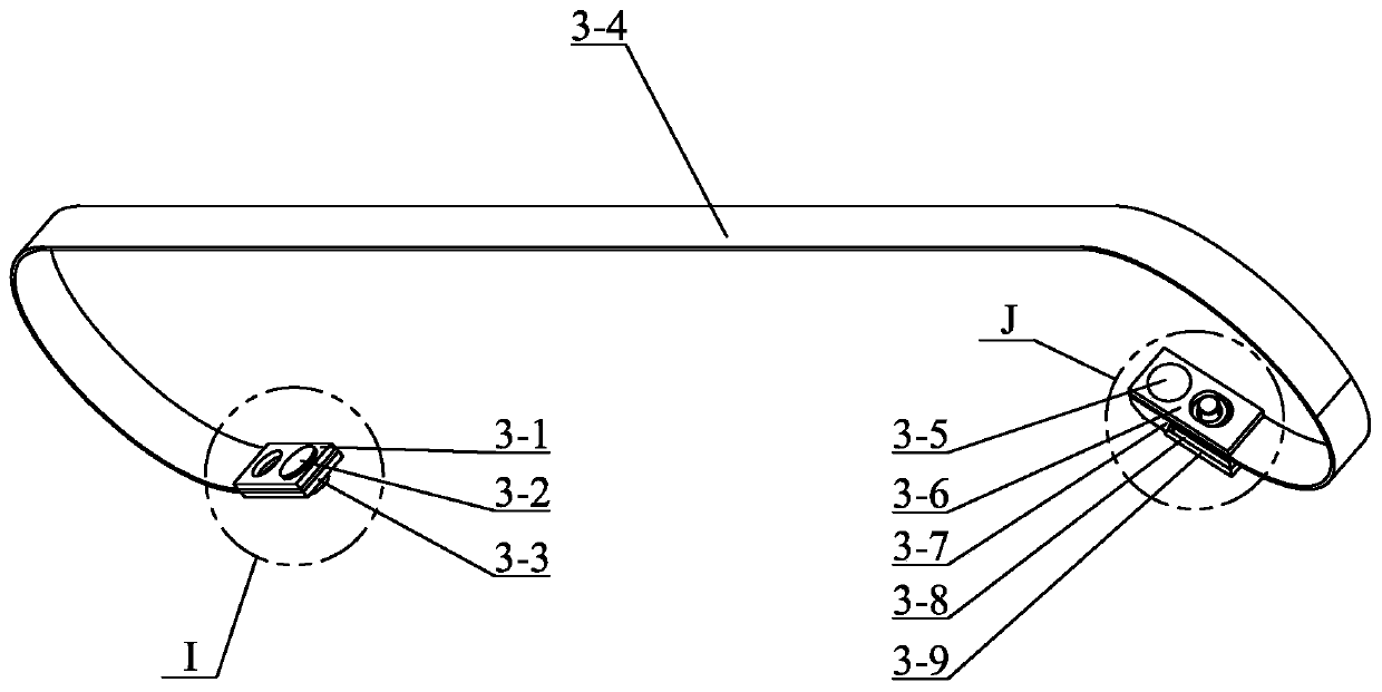 Pre-tensioning device and pre-tensioning method for steel belts