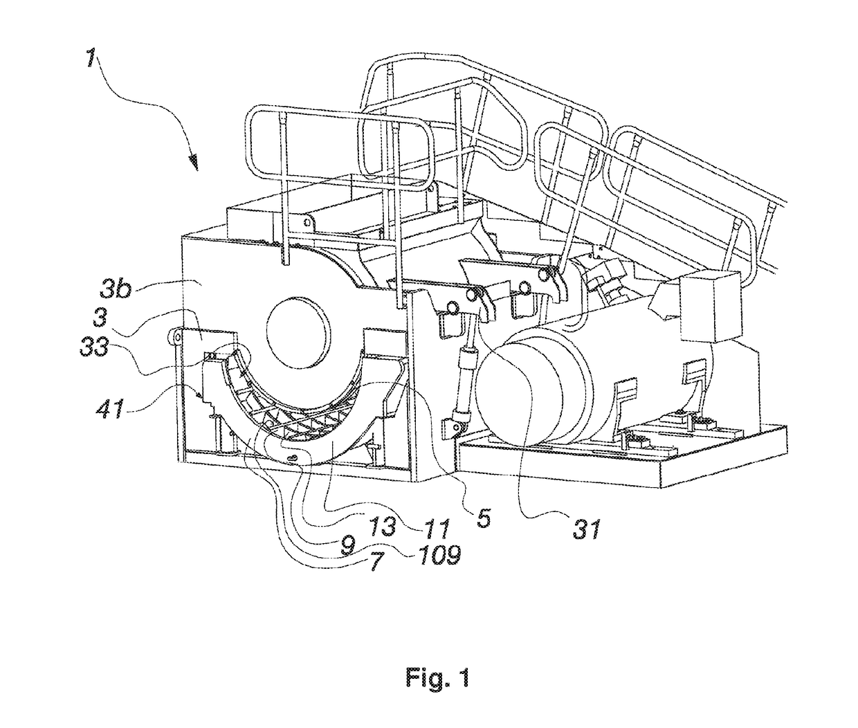 Bottom grate of a crusher or drum chipper and method of producing the bottom grate