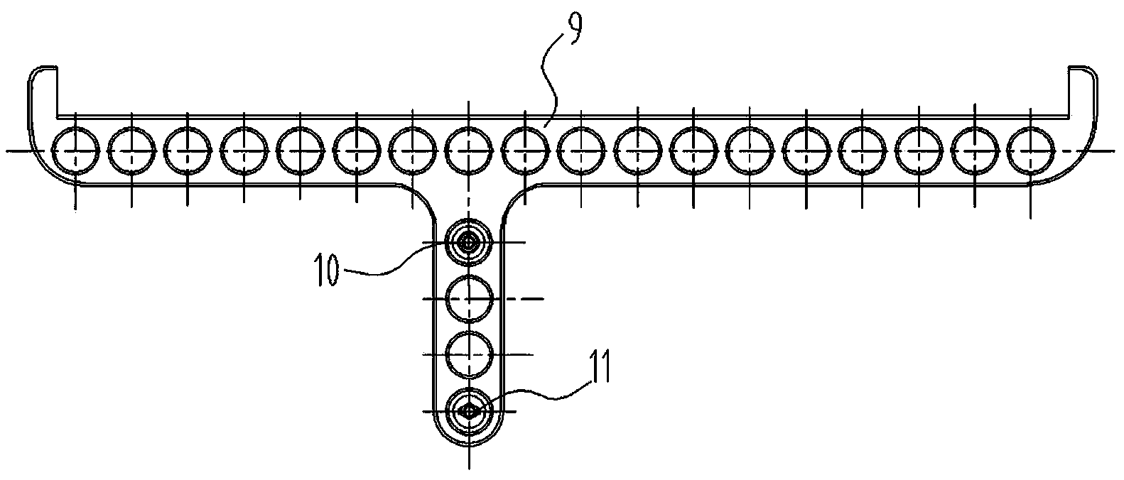 Control and measurement tool of toe-in of front axle used for steering oil cylinder and provided with double transverse pull rods