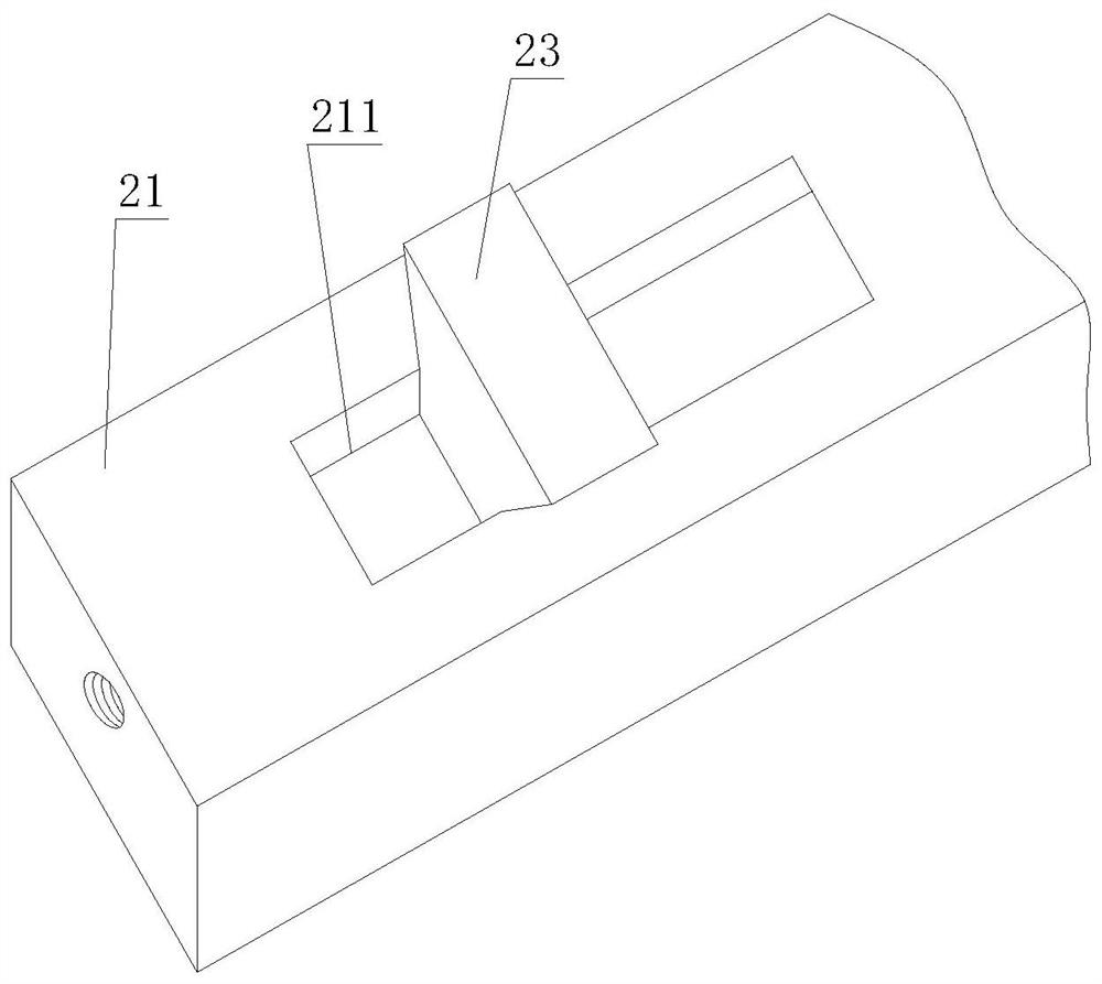 Metal workpiece welding position reinforcing device and implementation method thereof