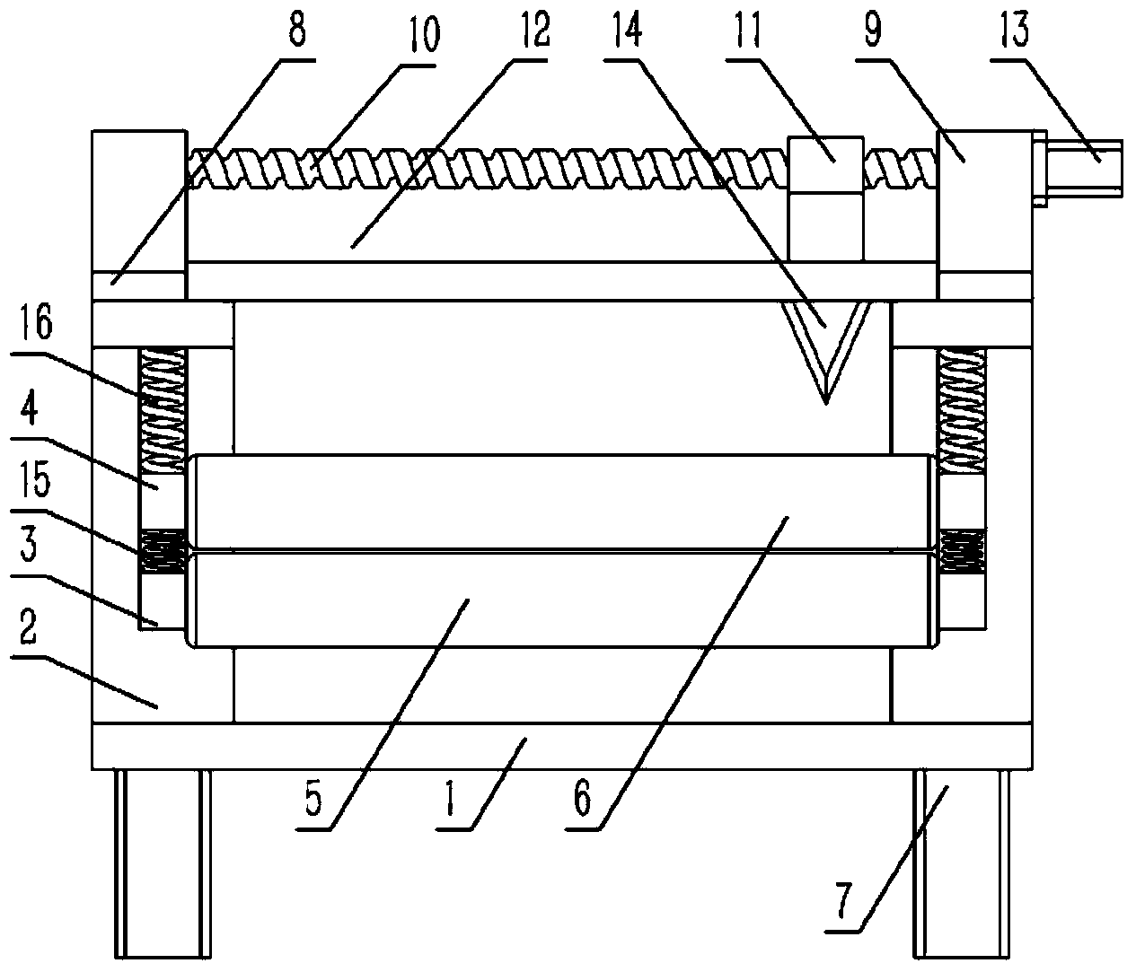 Cloth cutting device of textile machine