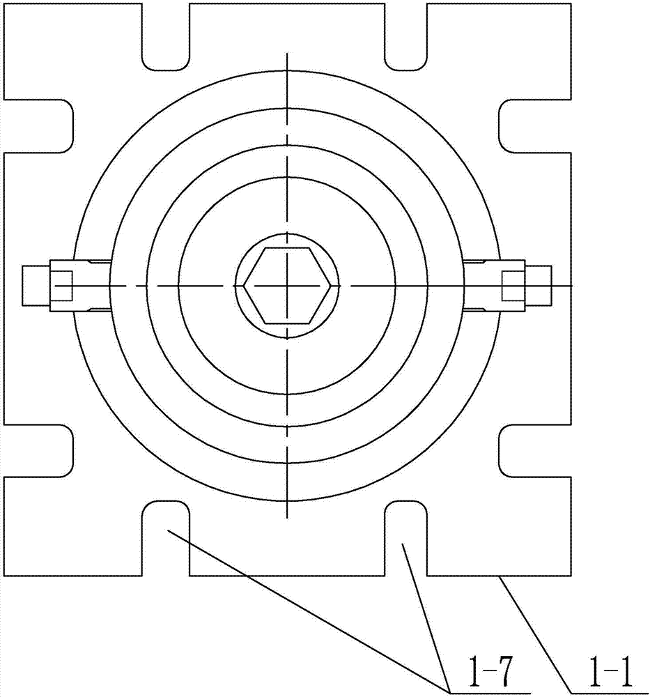 A clamping device for sharpening large-diameter taps with internal chips