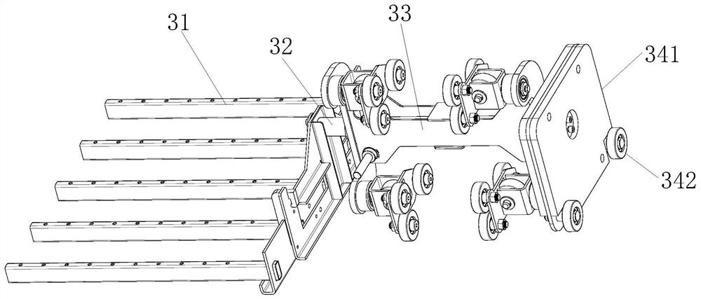 Device and method for keeping pallet fork of rotary conveyor horizontal