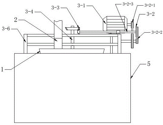 Centrifugal oat stir-frying device and stir-frying process