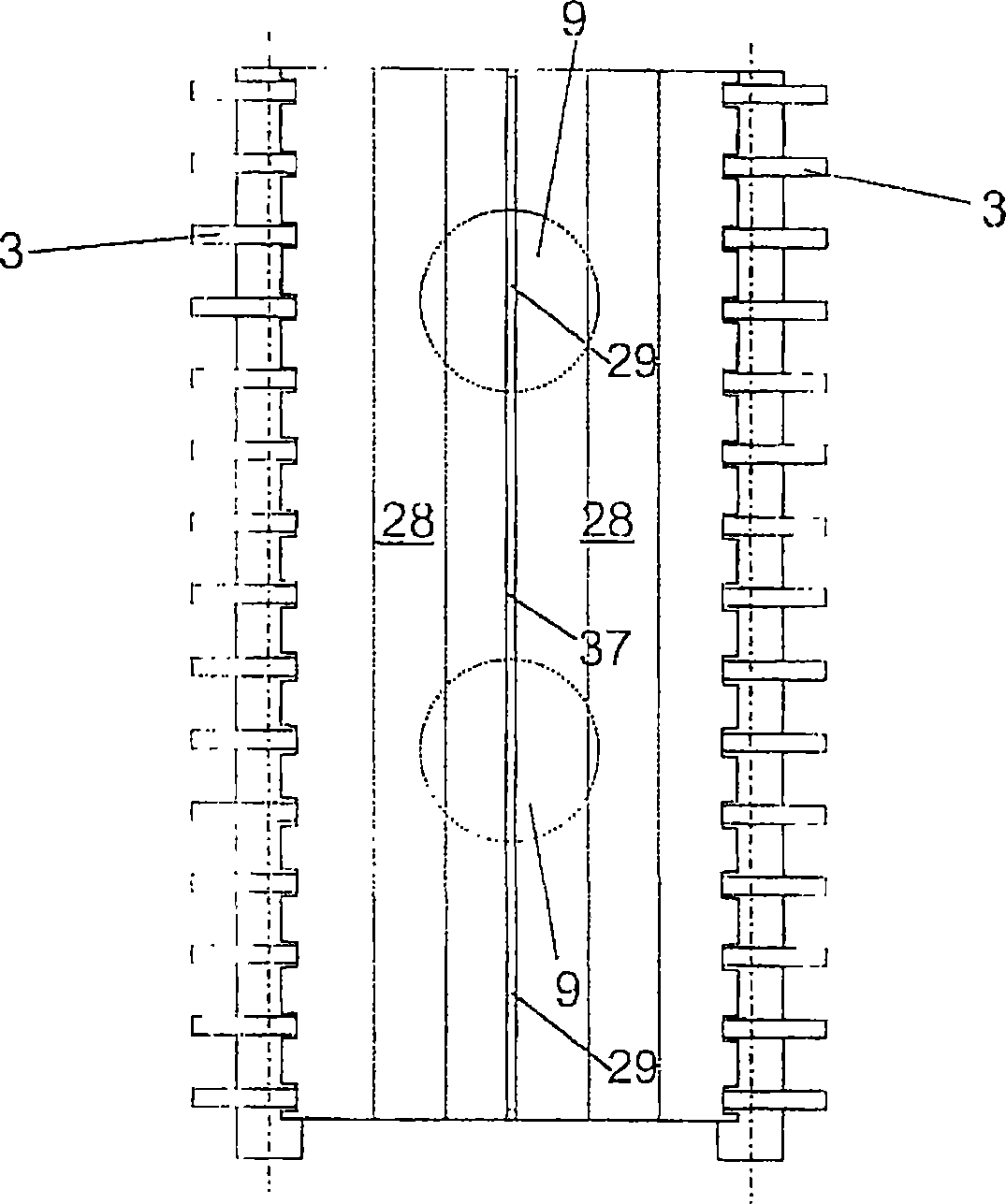 Device and method for drying a treated product