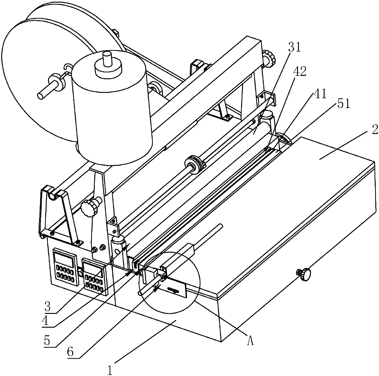 A three-dimensional packaging machine