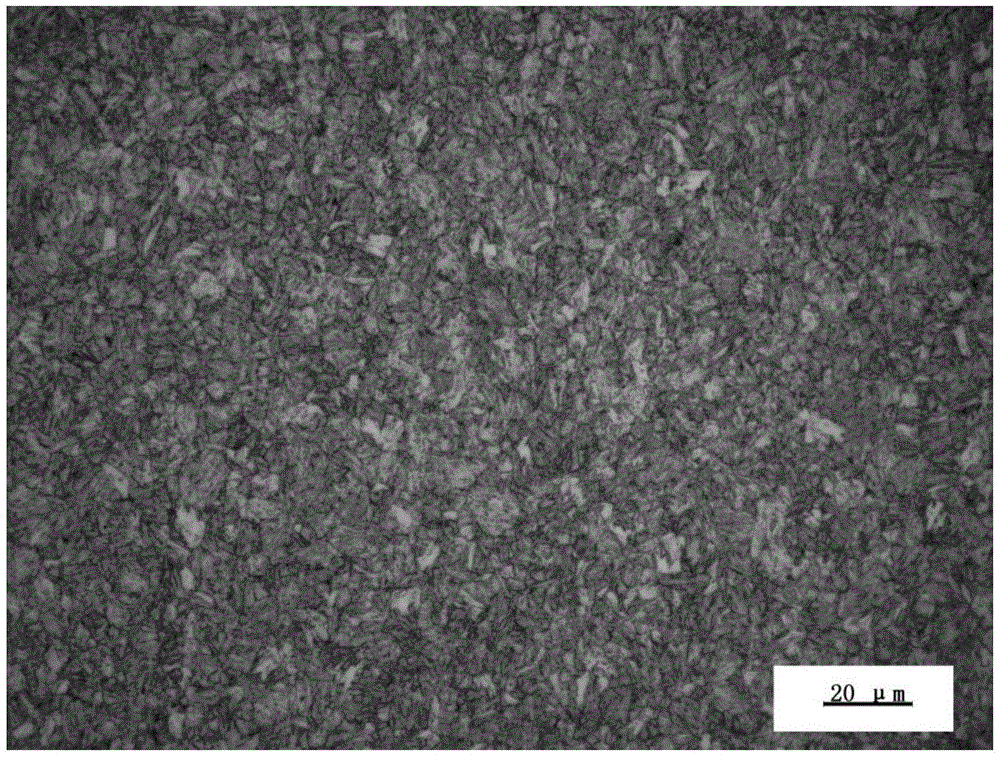 Automobile beam steel with 960 MPa yield strength and production method thereof