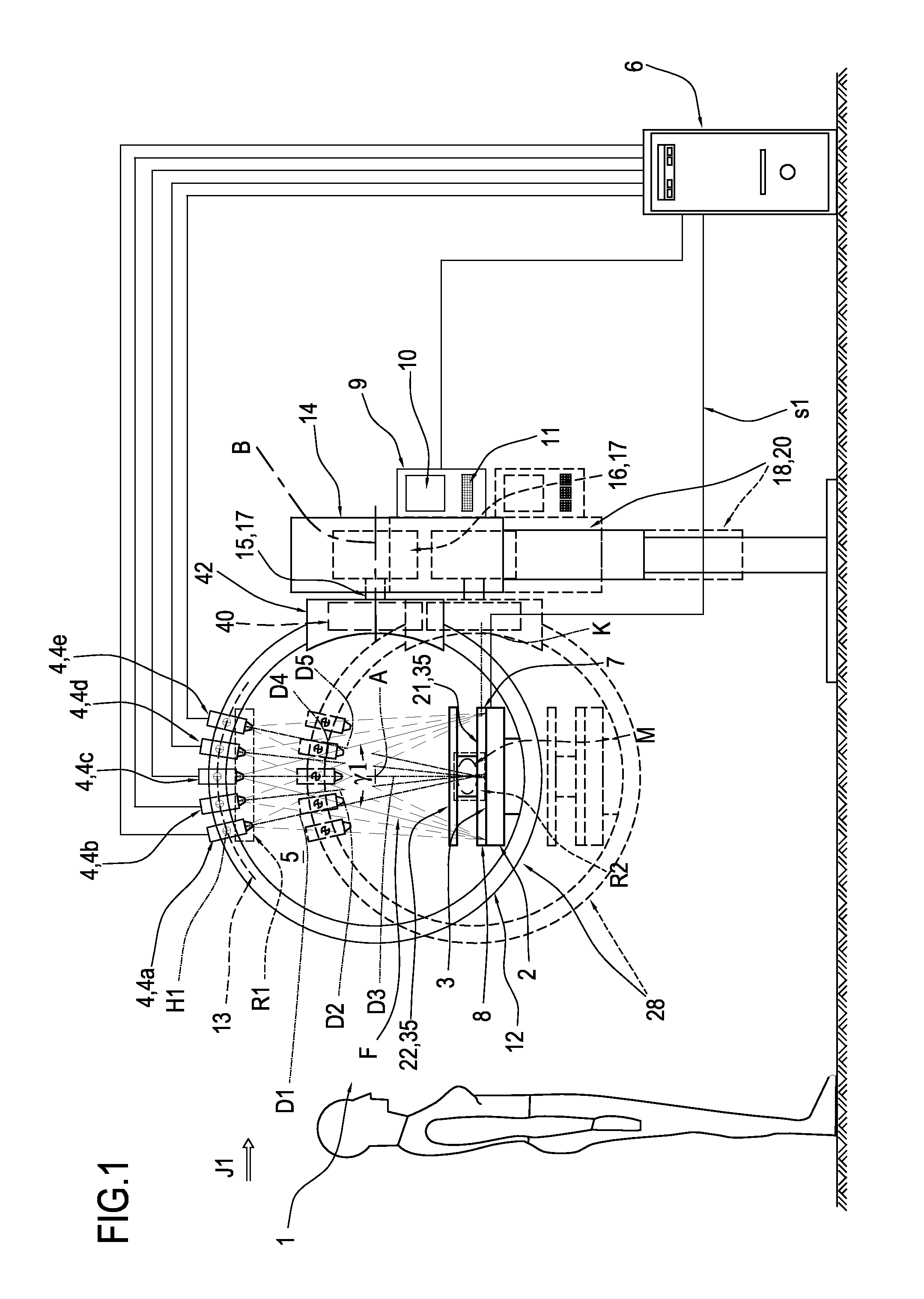 Apparatus for mammography and/or tomosynthesis with device for removing diffuse radiation