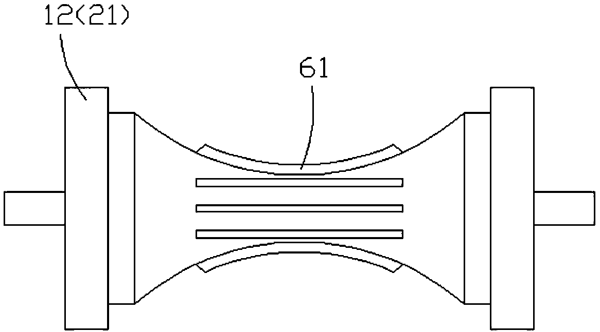 A traveling mechanism in a cable deicing device