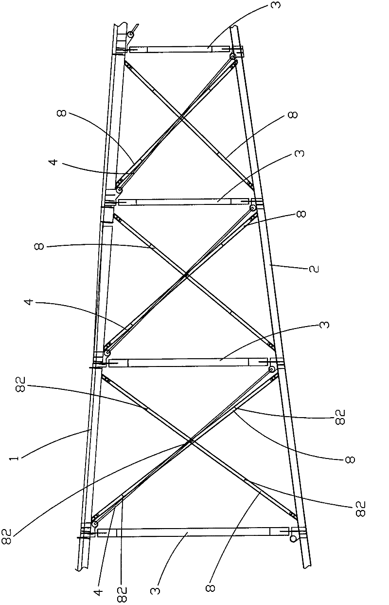 Steel truss construction method and temporary reinforcing device used in hoisting process of same