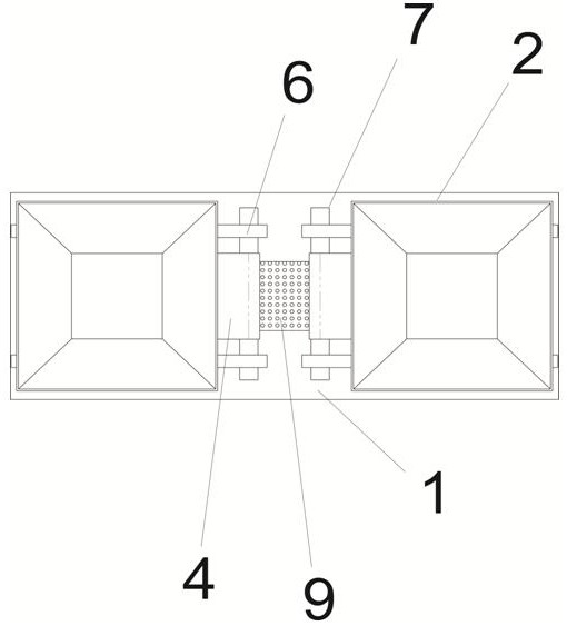 Concrete preparing device with screening function