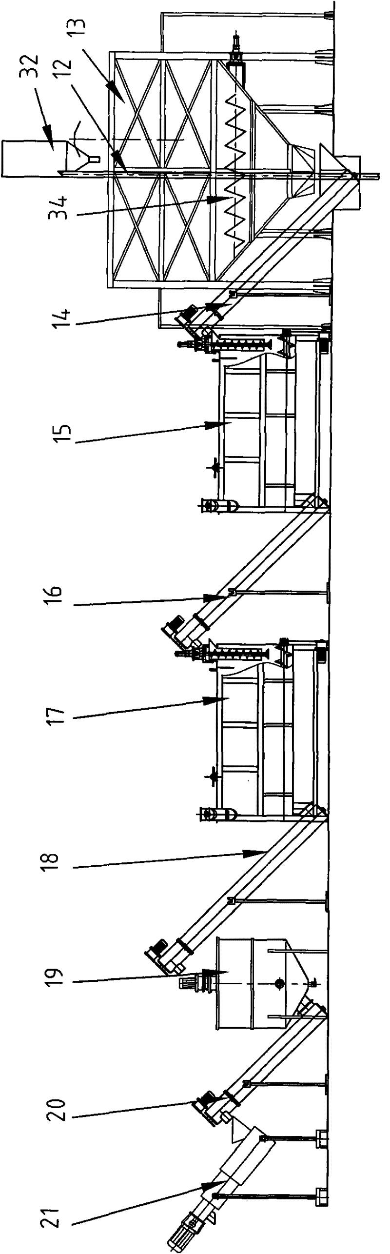 Device for producing regenerative polyester bottle chips by using waste plastics and production process thereof