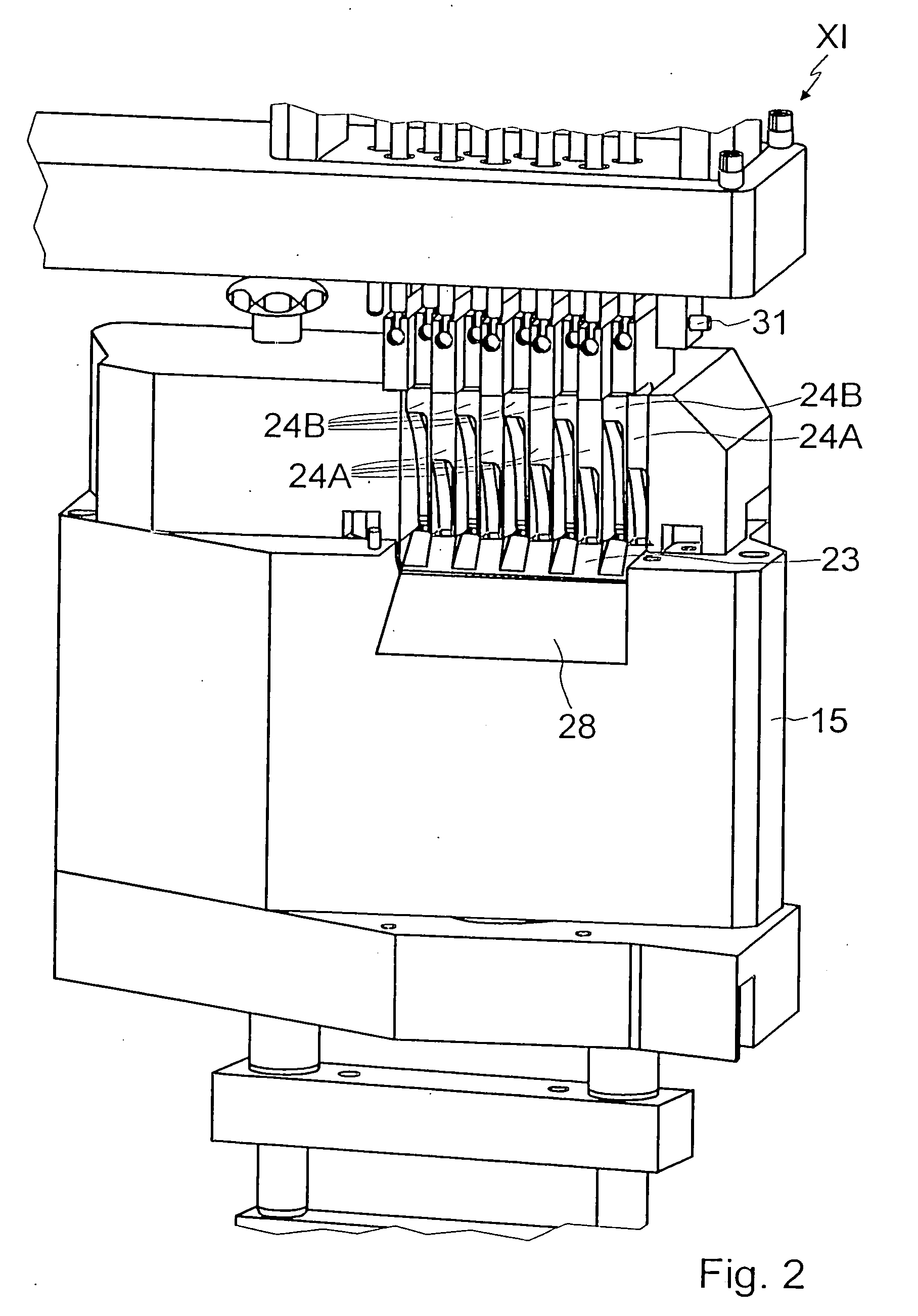 Machine for filling and sealing two-part capsules
