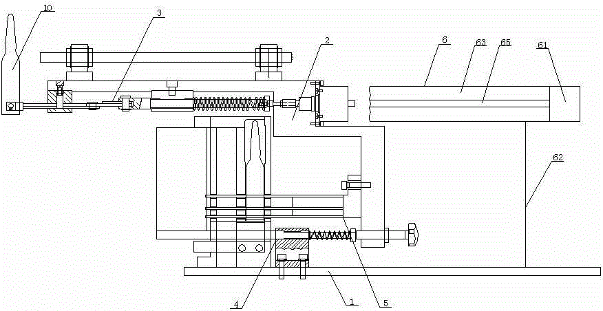 Liquor bottle clamping, placing and discharging device for visible foreign matter detector