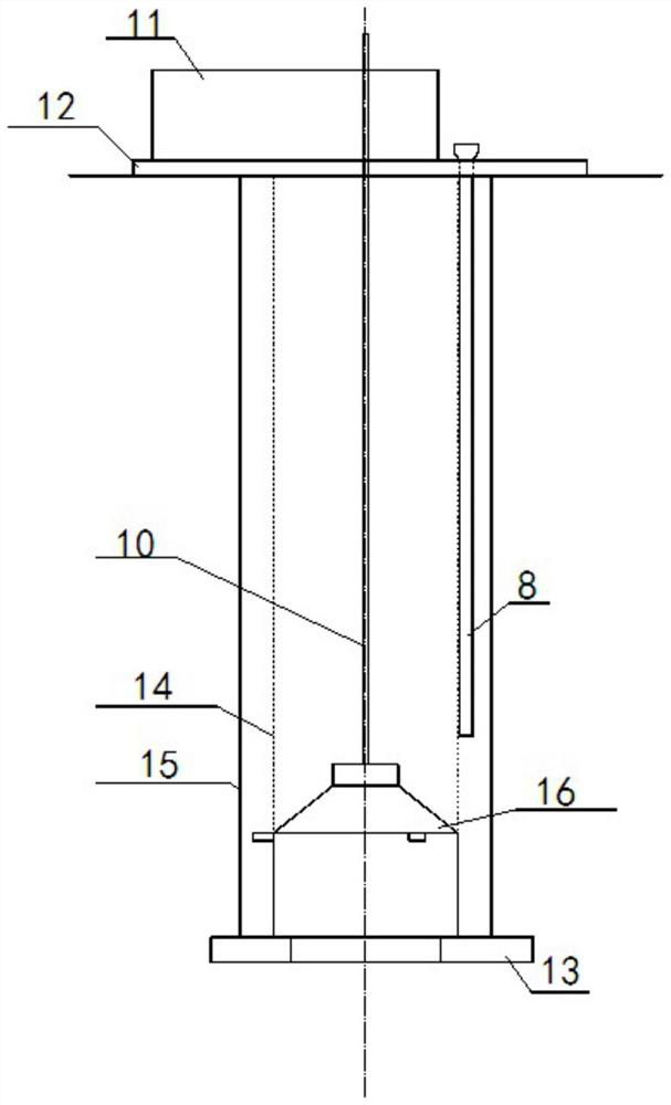 Well wall irrigating device and raise boring well wall supporting construction method