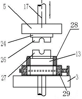 Rubber jacket hydraulic automatic combining device and method of butterfly valve assembly machine