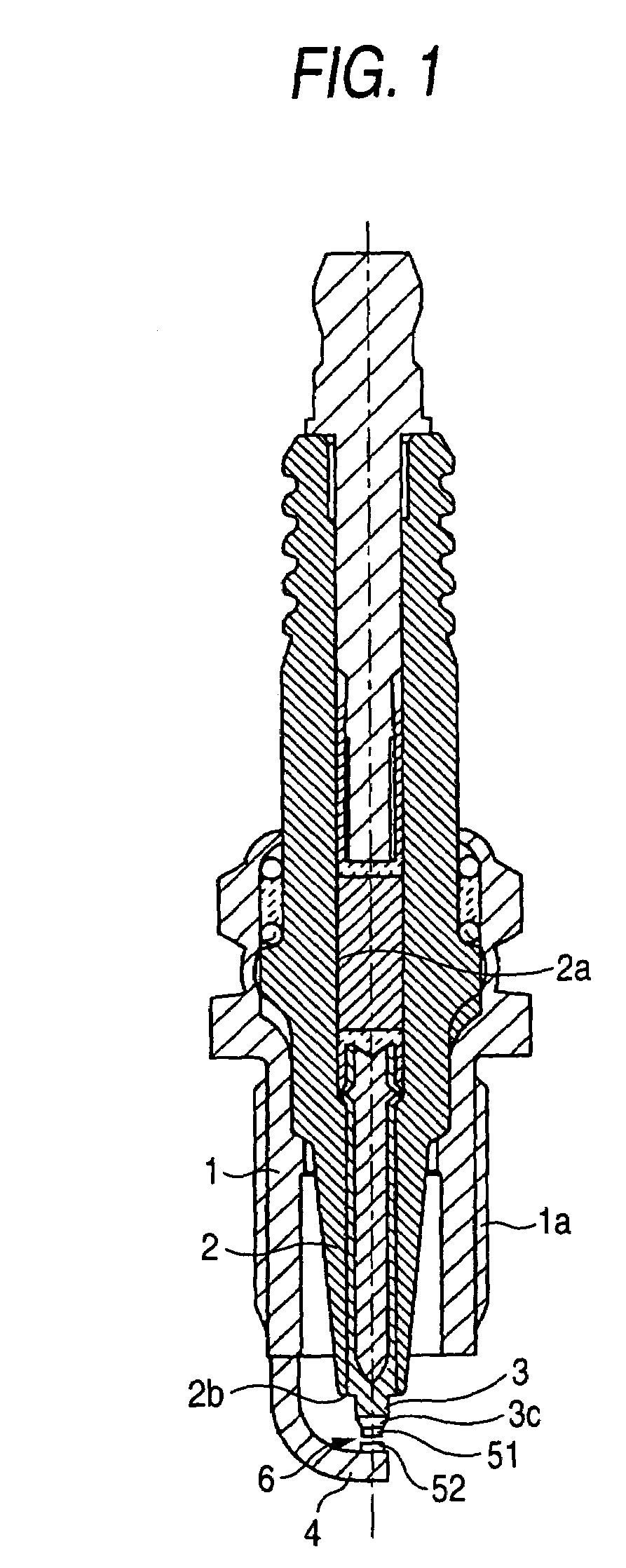 Spark plug having a specific structure of noble metal tip on ground electrode