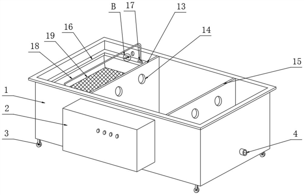 Oil-water separation device with high treatment efficiency