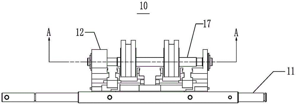 Bank note distributing device and reversing wheel set thereof