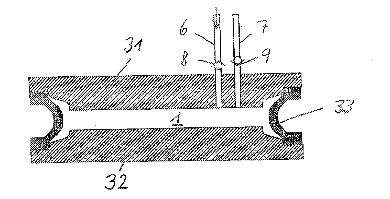 Pump comprising a moving wall and use of a pump of this type