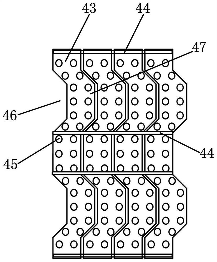 A piercing and dehydrating device for primary processing of laver