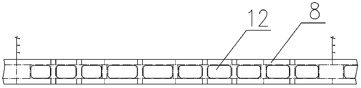 Bottom structure of container ship with bottom longitudinal girders centrally arranged