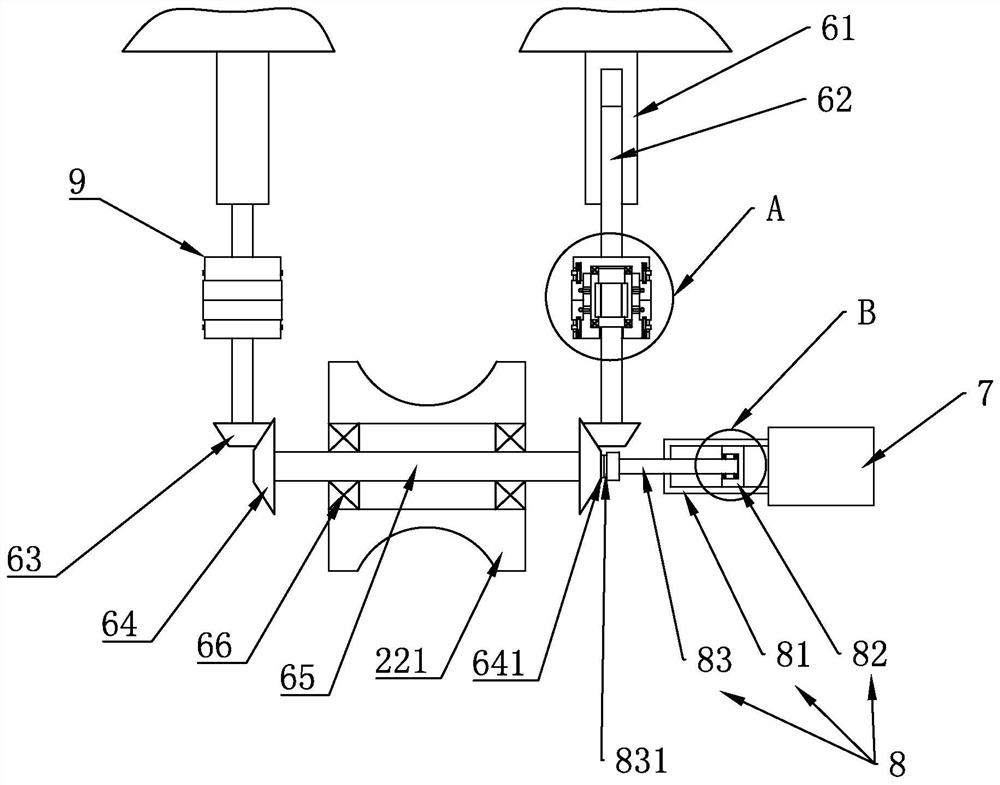 Preparation device and preparation method of auxetic composite yarn