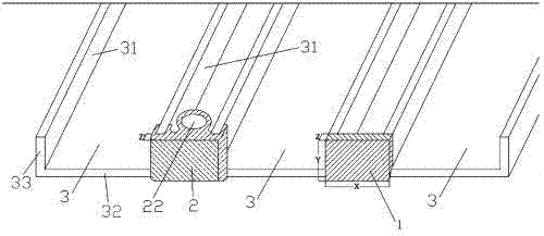 Installation device for U-shaped grooved plates of strip-shaped bubble cap tray