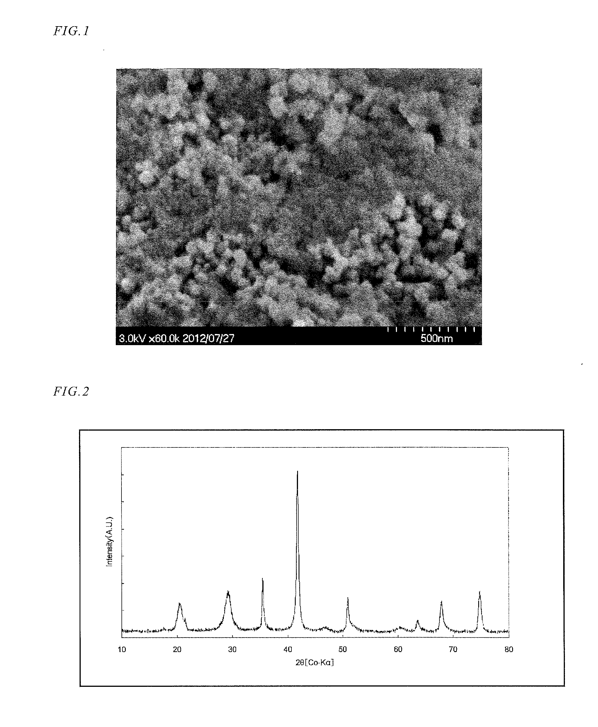 Radioactive cesium decontaminator and method of producing the same, and method of removing the radioactive cesium