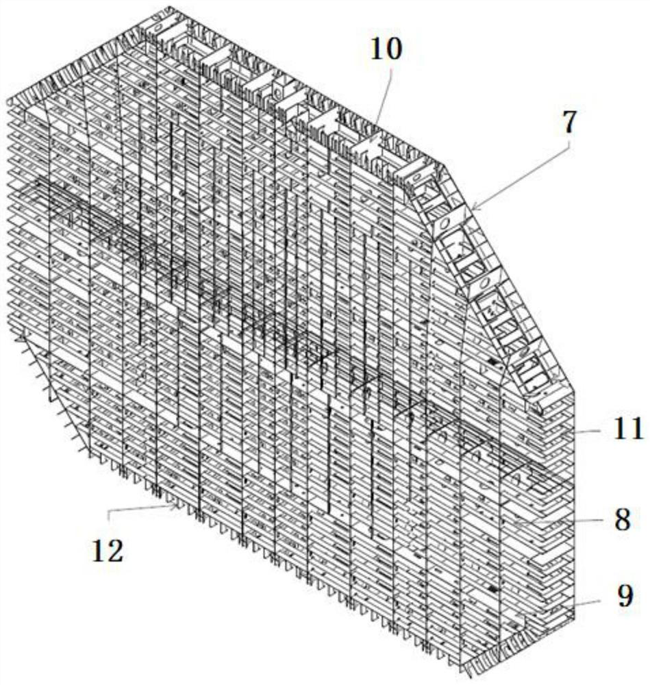 Transverse bulkhead structure for large LNG (liquefied natural gas) ship