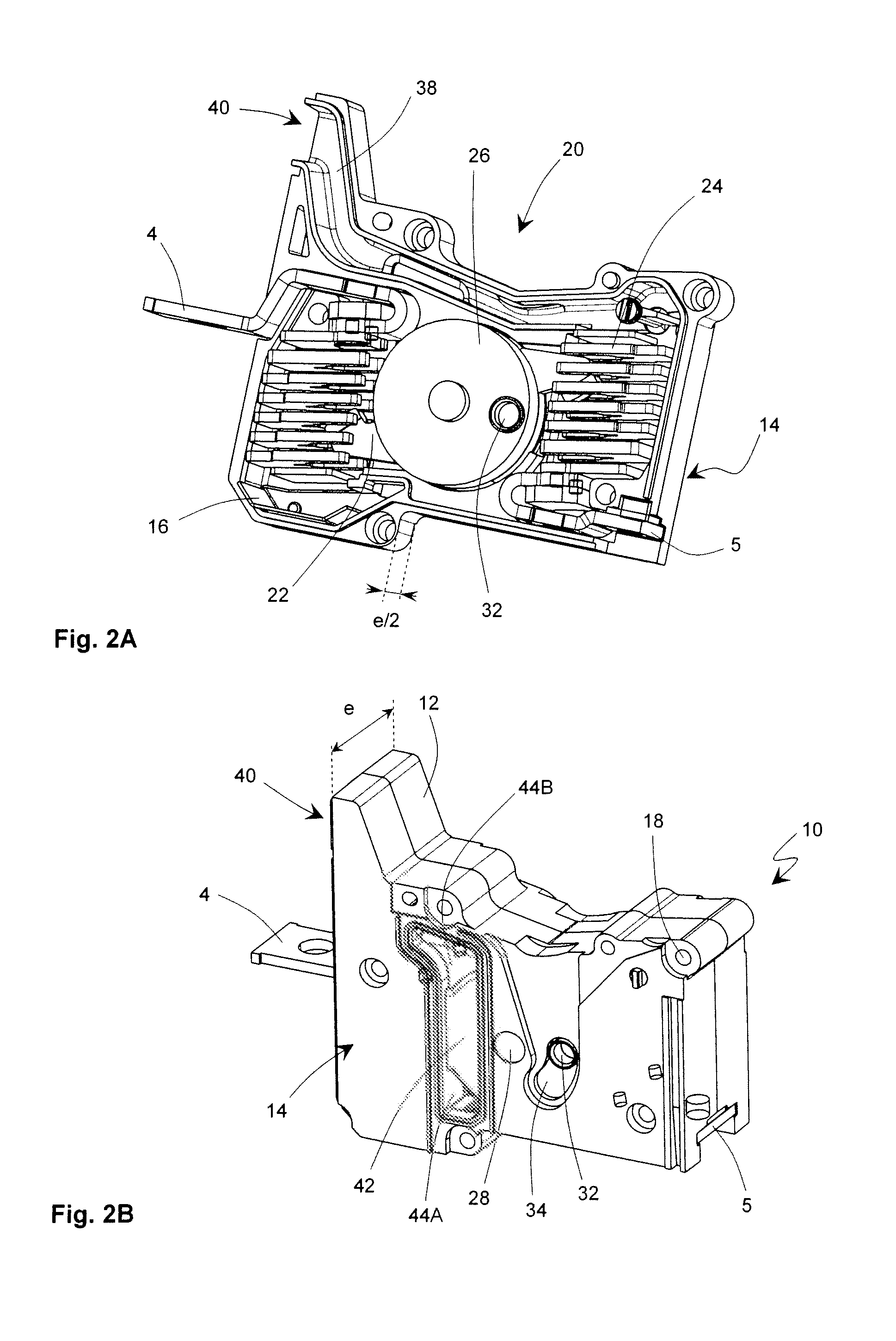 Functional Separating Spacer of the Cartridges in a Multipole Switchgear Device and Circuit Breaker