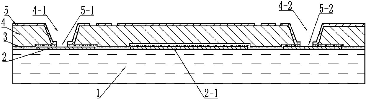 Non-refrigerated infrared imaging sensor based on super surface and preparation method thereof