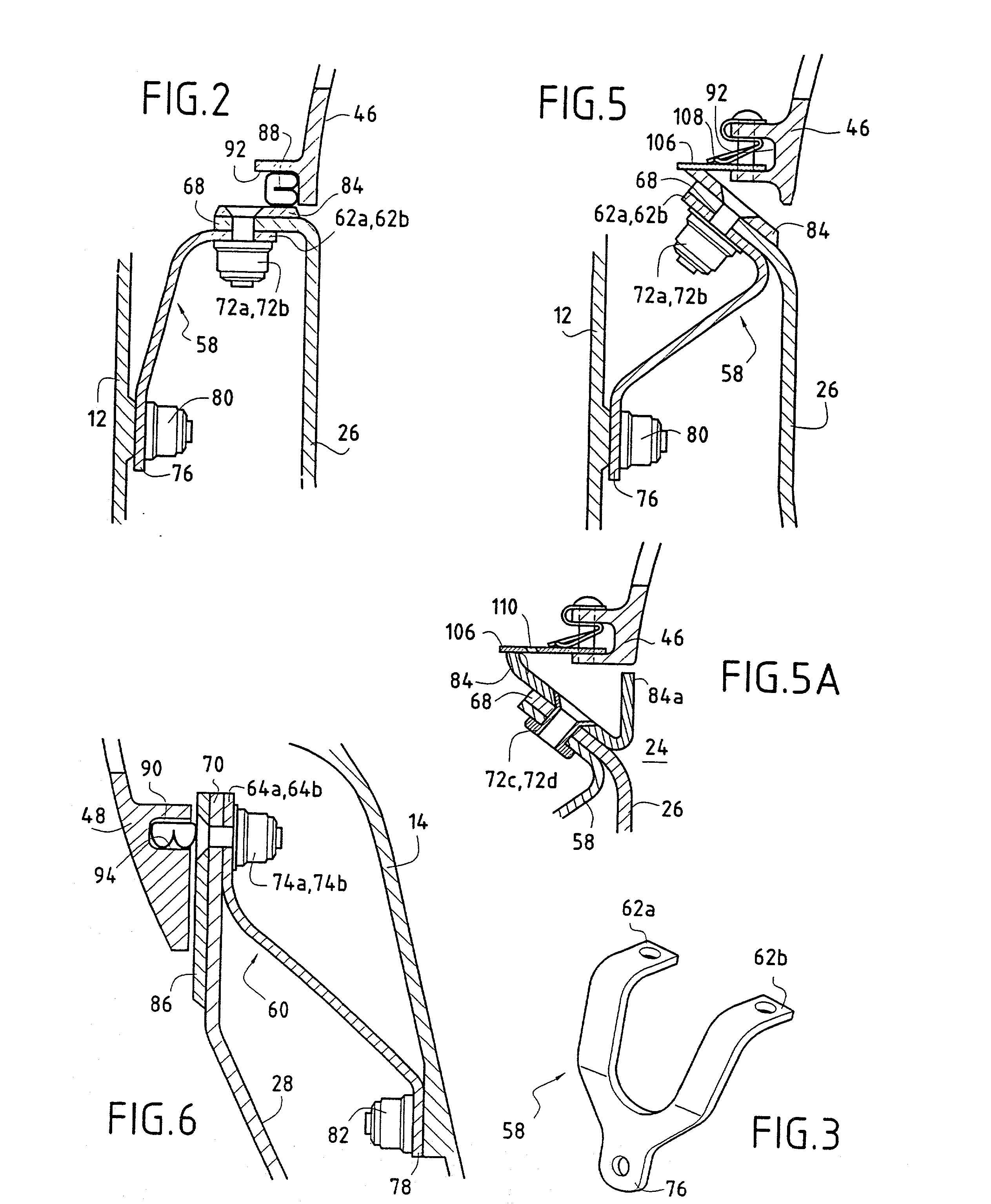 Resilient mount for a CMC combustion of a turbomachine in a metal casing