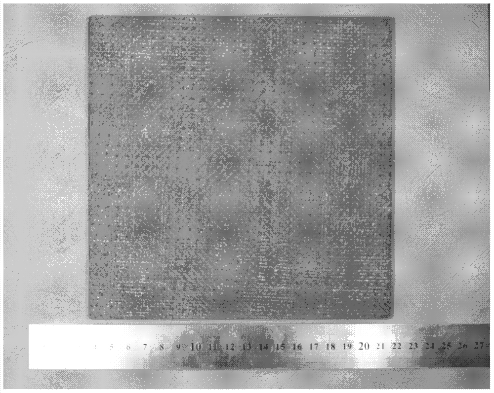 Silicon carbide fibre-reinforced silicon carbide composite microwave-absorbing ceramic and preparation method thereof