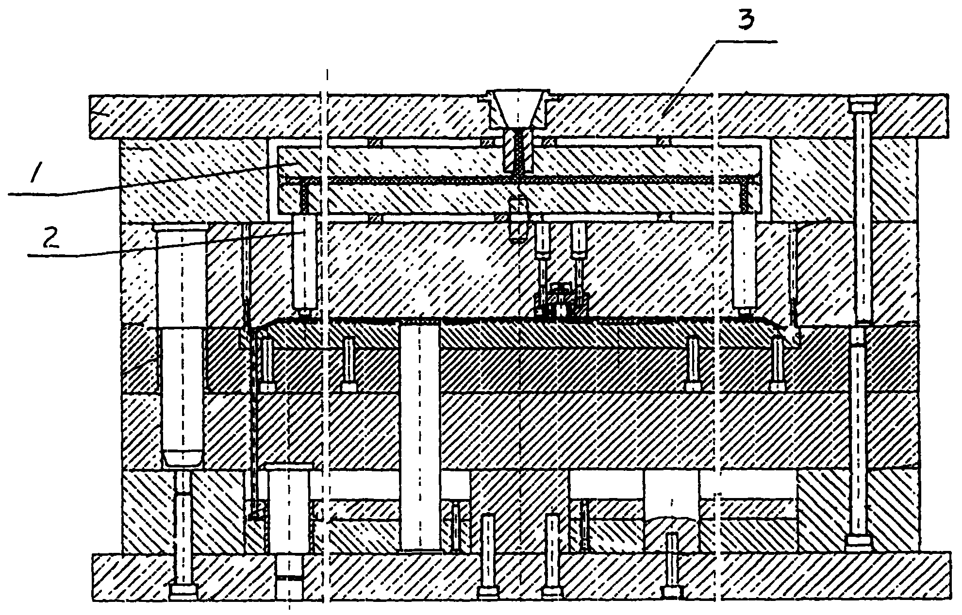 Injection moulding process and apparatus for plastic diaphragm of press filter