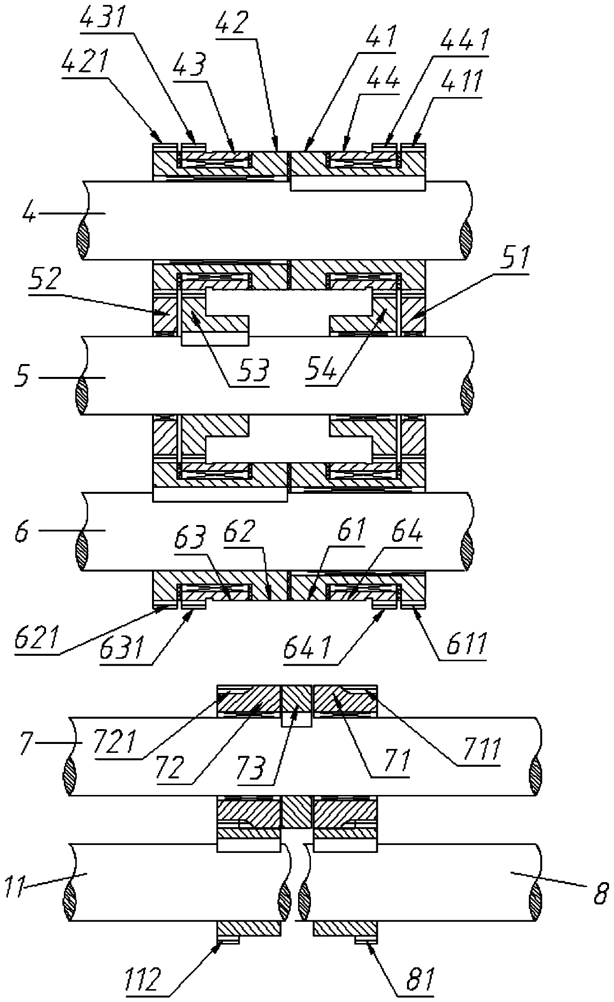 Five-channel hollow-spindle fancy yarn forming device and method