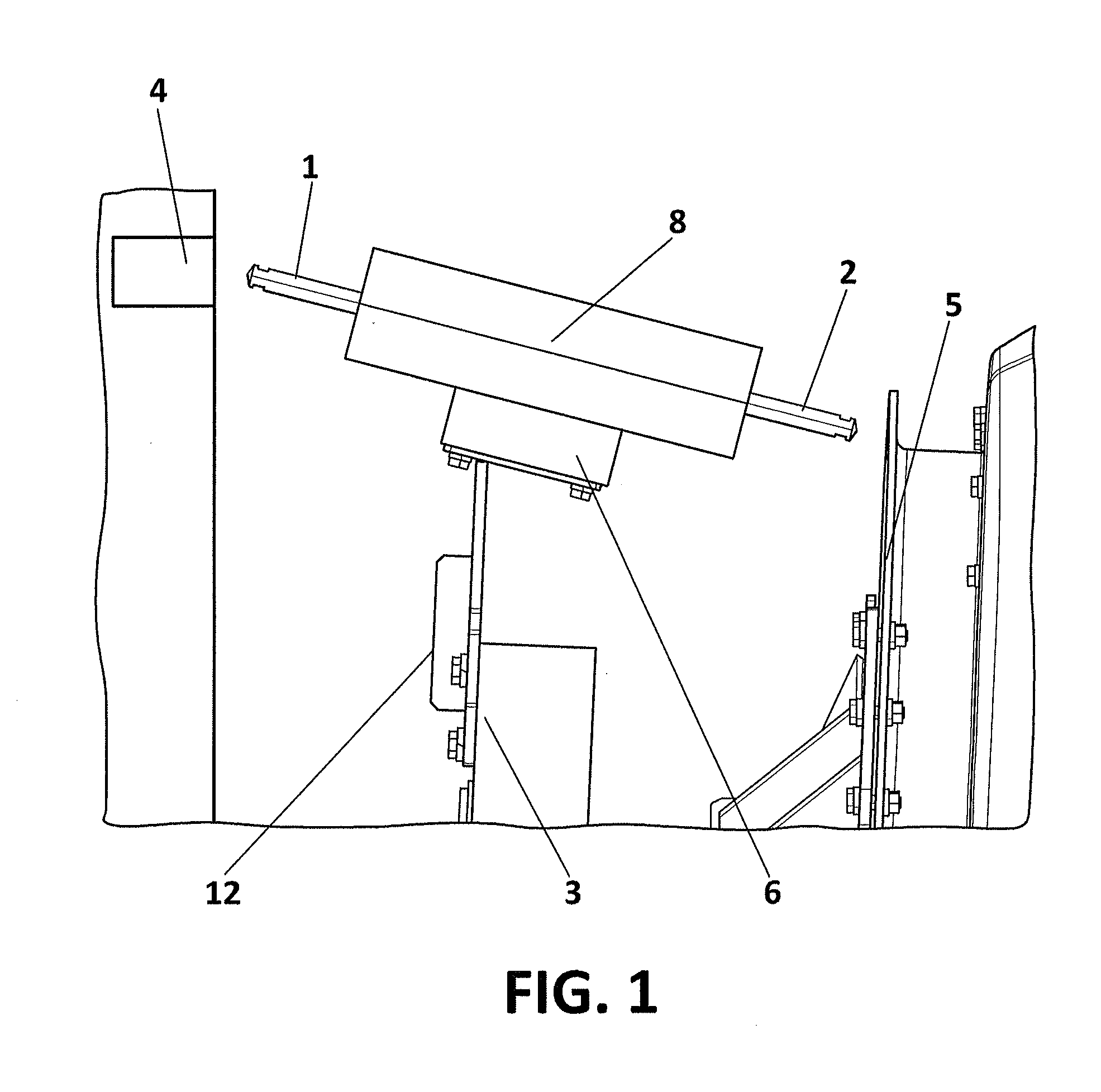 Lightning transmission device between the rotor and the nacelle in a wind turbine