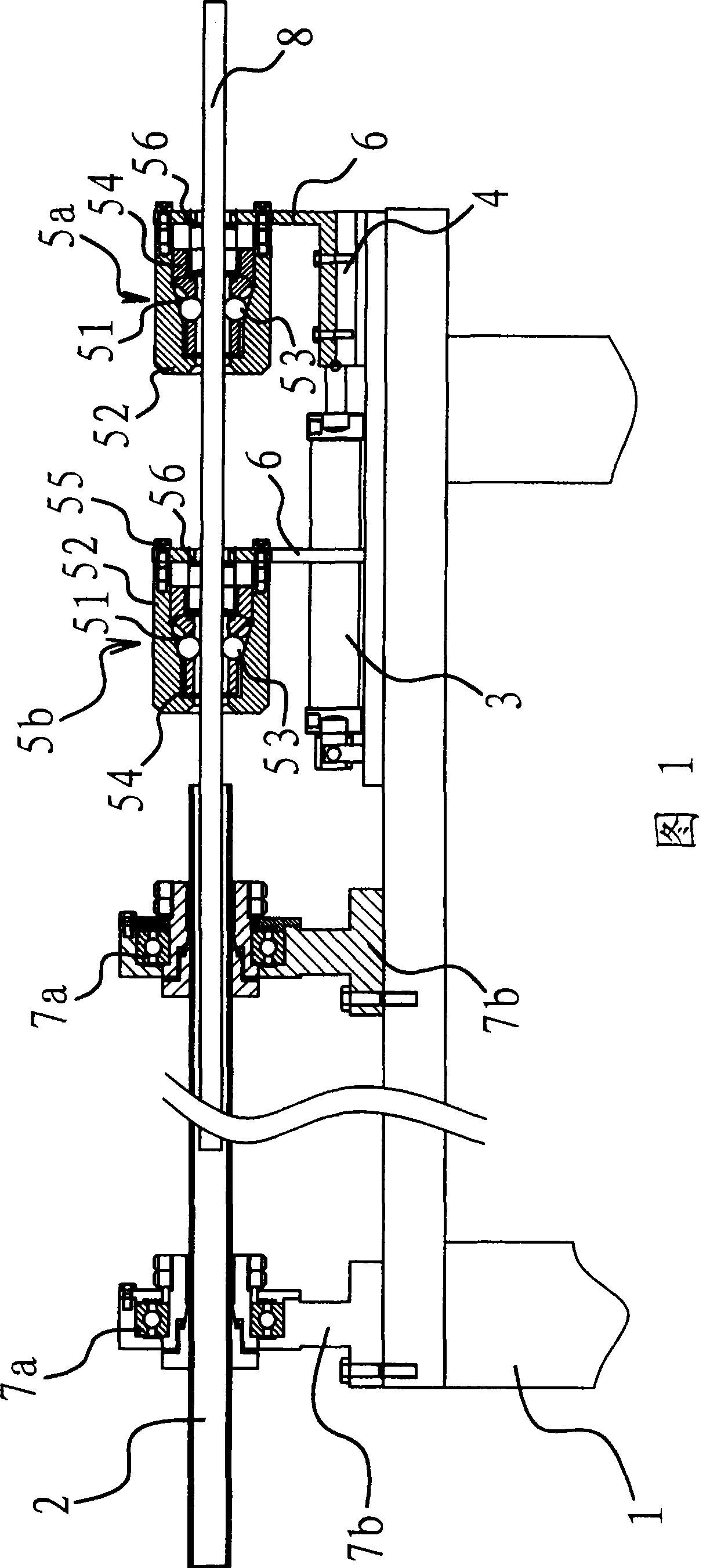 Automatic feeding device for lathe