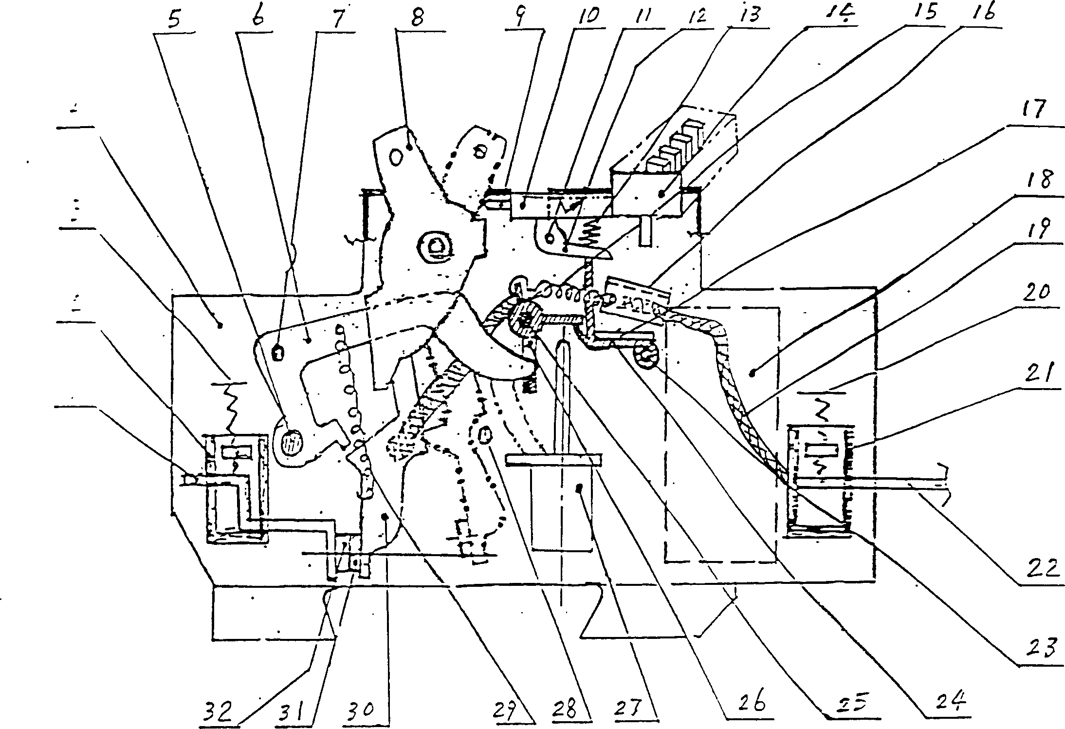 Mechanical tripping and indication linked breaker