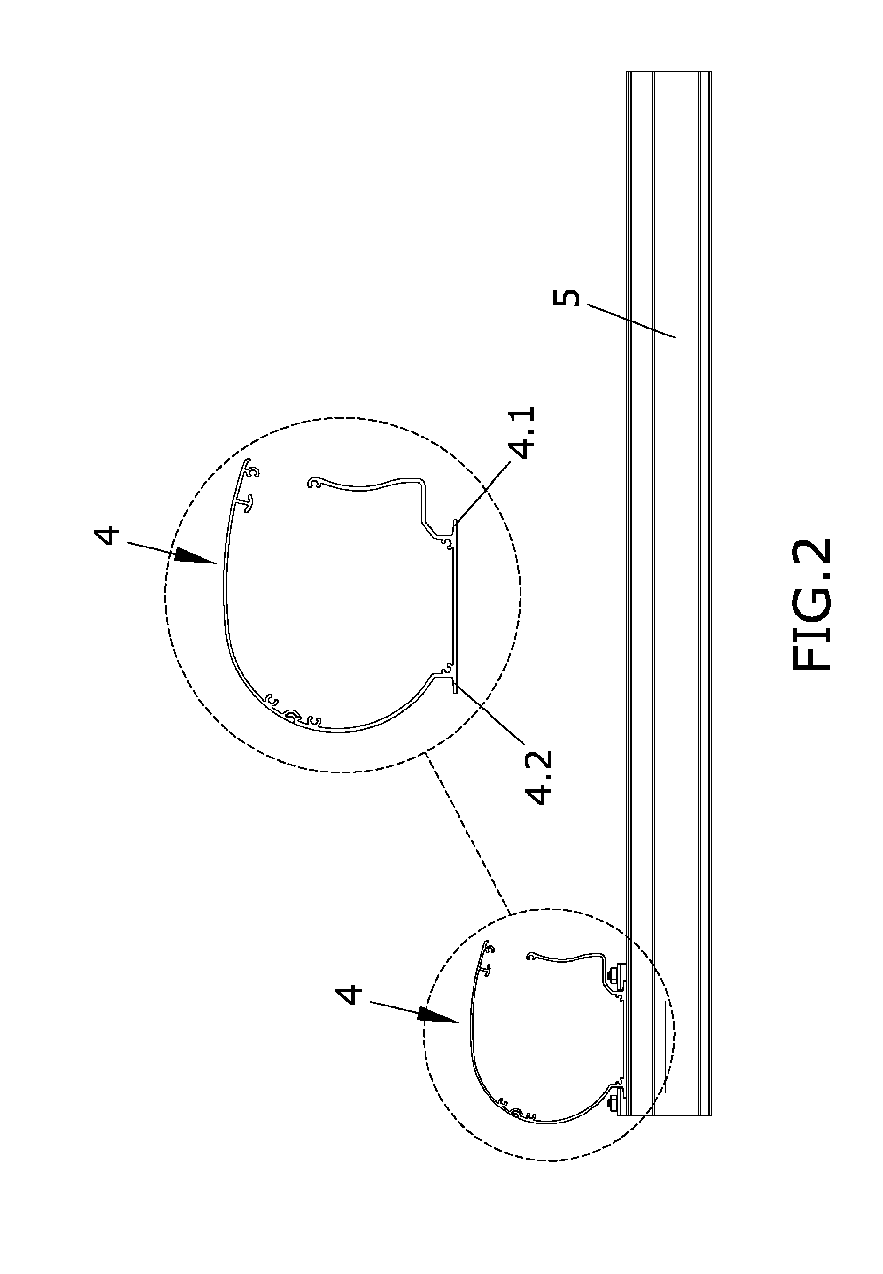 Shading device and method for installing the casing of said shading device