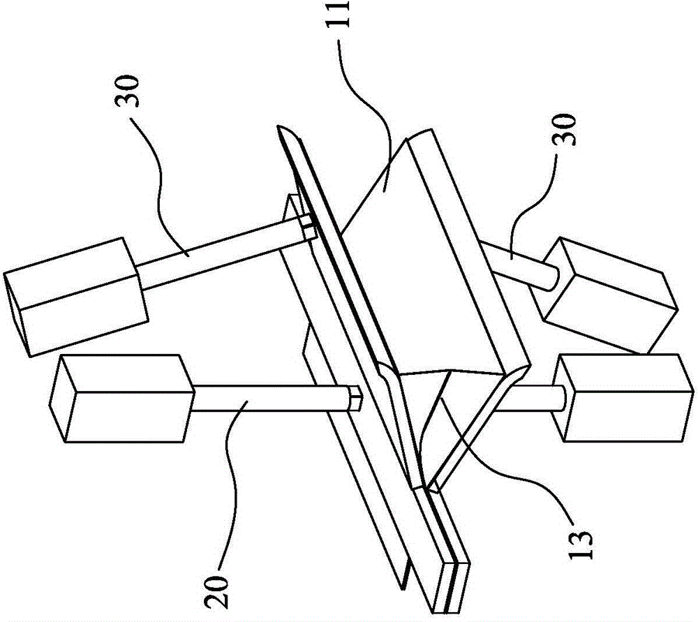 Automatic folding device for bag corner and folding method and auxiliary opening and closing part of automatic folding device